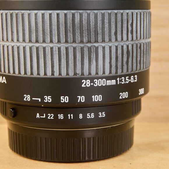 Sigma AF 28-300mm f/3.5-6.3 Macro Zoom Lens / Pentax K- Mount / Made in Japan - Picture 5 of 6